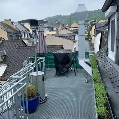 Grosse Mit Rheinblick *