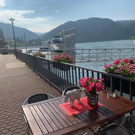 Grosse Mit Rheinblick